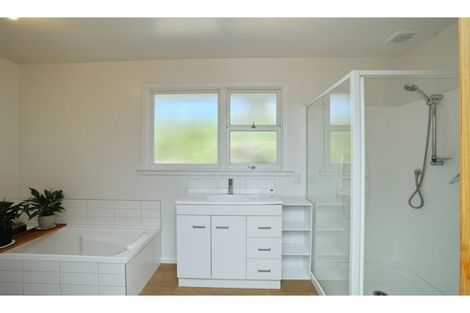 Photo of property in 80 Avonhead Road, Avonhead, Christchurch, 8042