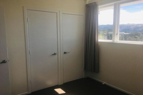 Photo of property in 1b Durham Street, Cannons Creek, Porirua, 5024