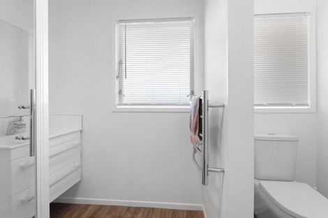 Photo of property in 4 Greenwood Place, Paraparaumu, 5032