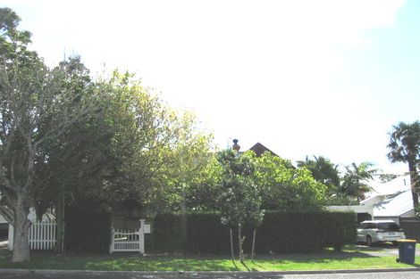 Photo of property in 31 Summer Street, Stanley Point, Auckland, 0624