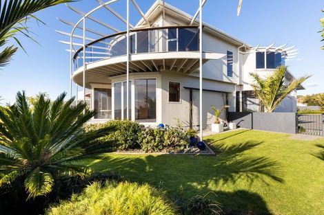 Photo of property in 50 Whiteley Street, Moturoa, New Plymouth, 4310