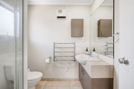 Photo of property in 7 Kingtide Place, Red Beach, 0932