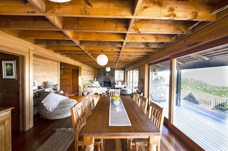 Photo of property in 132 Lone Kauri Road, Karekare, New Lynn, 0772