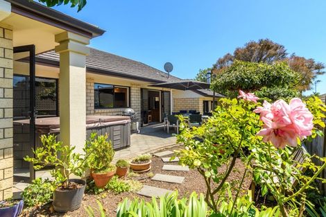 Photo of property in 5 Sabana Place, Bethlehem, Tauranga, 3110