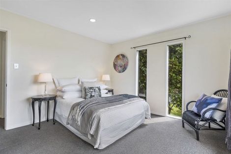 Photo of property in 24 Greendale Spur, Glenfield, Auckland, 0629