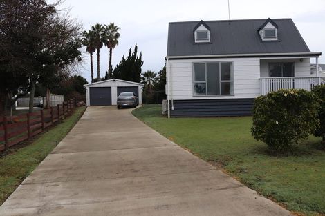 Photo of property in 7a Litchfield Place, Clarks Beach, 2122