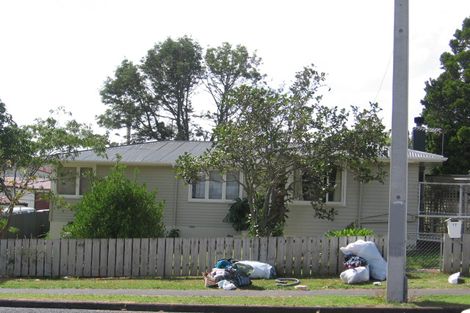 Photo of property in 17 Saint Leonards Road, Kelston, Auckland, 0602