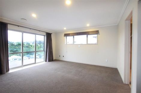 Photo of property in 8 Henriette Place, The Gardens, Auckland, 2105