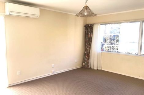 Photo of property in 1 Calman Place, Chatswood, Auckland, 0626