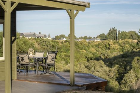 Photo of property in 2/35 Silverwood Lane, Leamington, Cambridge, 3495