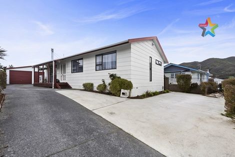 Photo of property in 4 Stockdale Street, Wainuiomata, Lower Hutt, 5014