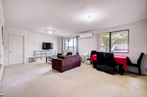 Photo of property in 11 Plumstead Rise, Glen Eden, Auckland, 0602