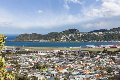 Photo of property in 124 Seatoun Heights Road, Seatoun, Wellington, 6022