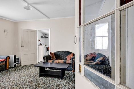 Photo of property in 18 Furlong Street, Hawera, 4610