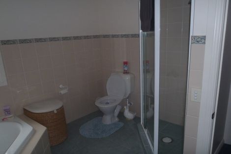 Photo of property in 6 Roy Maloney Drive, Henderson, Auckland, 0612