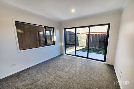 Photo of property in 8 Rahopuru Road, Westgate, Auckland, 0614