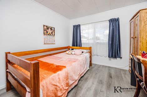 Photo of property in 2/62 Redcrest Avenue, Red Hill, Papakura, 2110