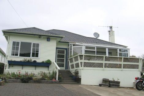 Photo of property in 35 Lincoln Avenue, Tawa, Wellington, 5028
