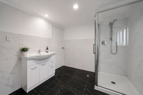 Photo of property in 41 Royal Road, Massey, Auckland, 0614