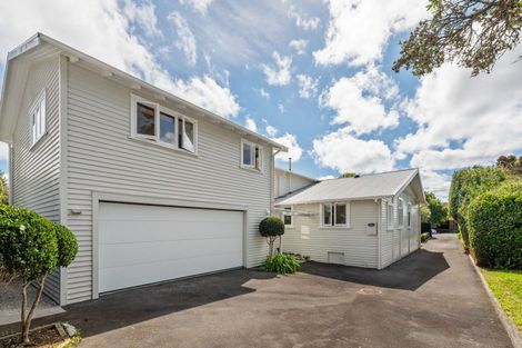 Photo of property in 1/118 Wheturangi Road, Greenlane, Auckland, 1051