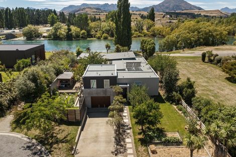 Photo of property in 10 Bridgewater Terrace, Albert Town, Wanaka, 9305