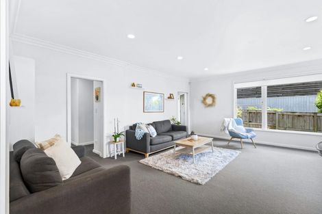 Photo of property in 27 Norcross Avenue, Henderson, Auckland, 0612