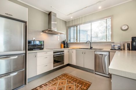 Photo of property in 2 Zetland Street, Highbury, Wellington, 6012