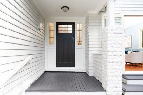 Photo of property in 25 Omar Street, Khandallah, Wellington, 6035