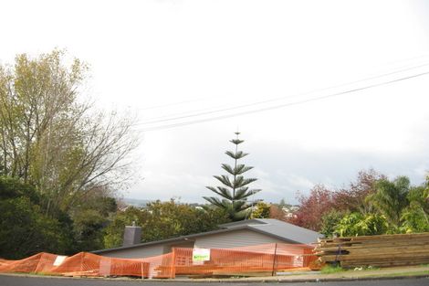 Photo of property in 39 Glenfern Road, Mellons Bay, Auckland, 2014
