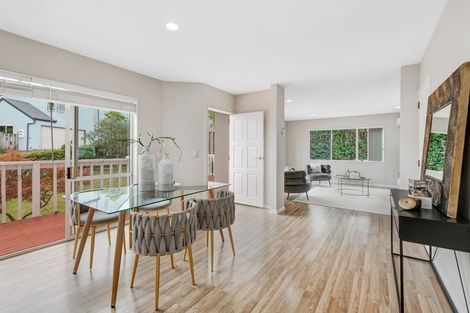 Photo of property in 2/39 Rifleman Rise, Unsworth Heights, Auckland, 0632