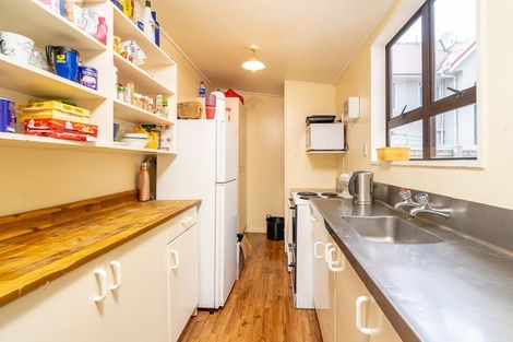 Photo of property in 33 Clyde Street, North Dunedin, Dunedin, 9016