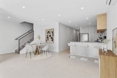 Photo of property in 4 Aquamarine Road, Rosehill, Papakura, 2113