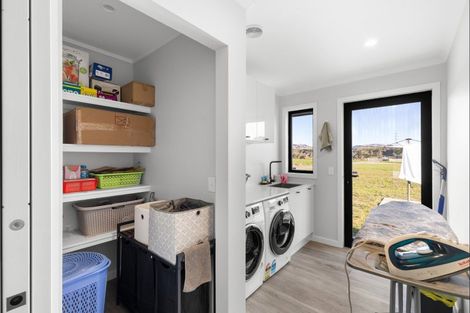 Photo of property in 230 Valley Views, Fitzherbert, Palmerston North, 4472