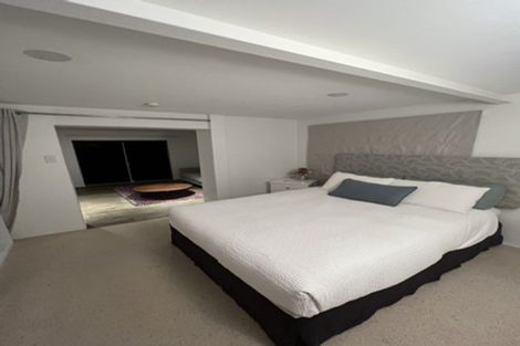 Photo of property in 1/50 La Trobe Street, Pakuranga Heights, Auckland, 2010