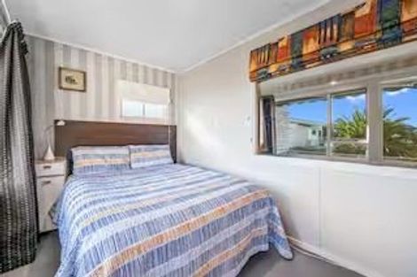 Photo of property in 8 Marine Parade, Paraparaumu Beach, Paraparaumu, 5032