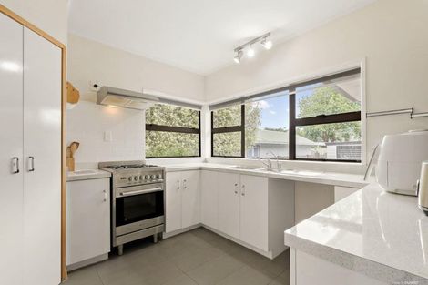 Photo of property in 16 Willis Road, Papakura, 2110