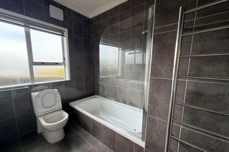 Photo of property in 28 Bassett Road, Johnsonville, Wellington, 6037