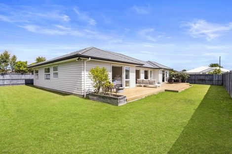 Photo of property in 3 Kuawa Drive, Kumeu, 0810