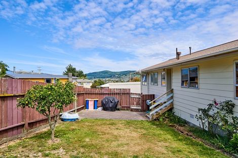 Photo of property in 1 Forglen Place, Tawa, Wellington, 5028