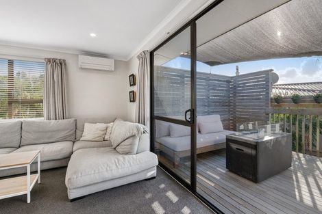 Photo of property in 3a Rishworth Avenue, Stanmore Bay, Whangaparaoa, 0932