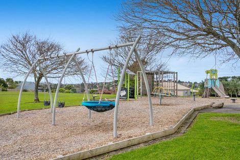 Photo of property in 24 Bronzewing Terrace, Unsworth Heights, Auckland, 0632