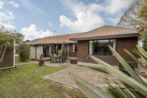 Photo of property in 21 Forest Park Place, Parklands, Christchurch, 8083