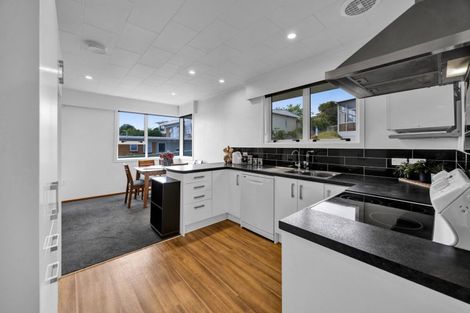 Photo of property in 9 Waimea Street, Westown, New Plymouth, 4310