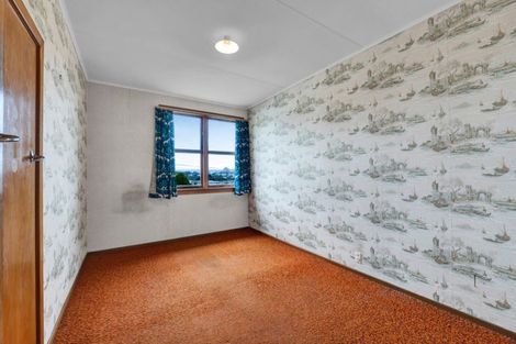 Photo of property in 79 Omata Road, Marfell, New Plymouth, 4310