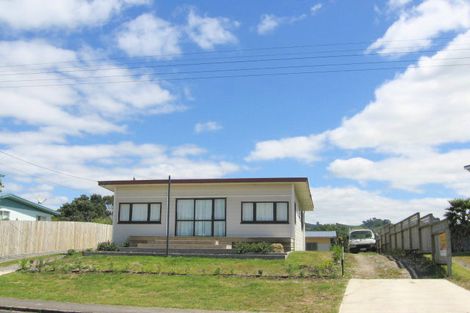 Photo of property in 32 Hillview Road, Waihi Beach, 3611
