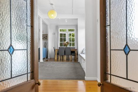 Photo of property in 1 Bush Road, Waiatarua, Auckland, 0604