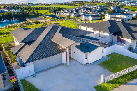 Photo of property in 6 Resolution Drive, Gulf Harbour, Whangaparaoa, 0930