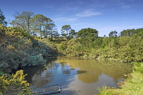 Photo of property in 390 Paremoremo Road, Paremoremo, Auckland, 0632