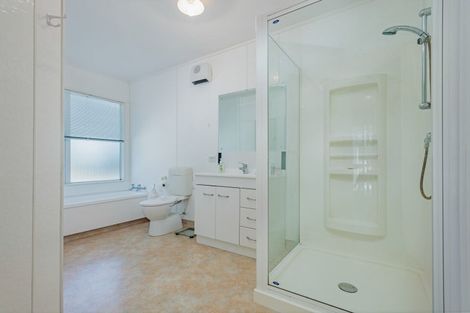 Photo of property in 27 Cambridge Street, Pahiatua, 4910