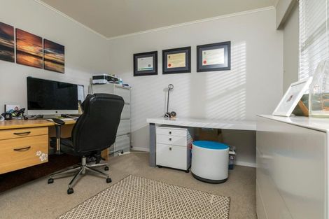 Photo of property in 2a Elizabeth Street, Orewa, 0931